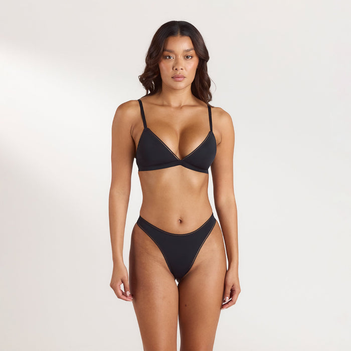 Comfort Triangle Bralette - Black