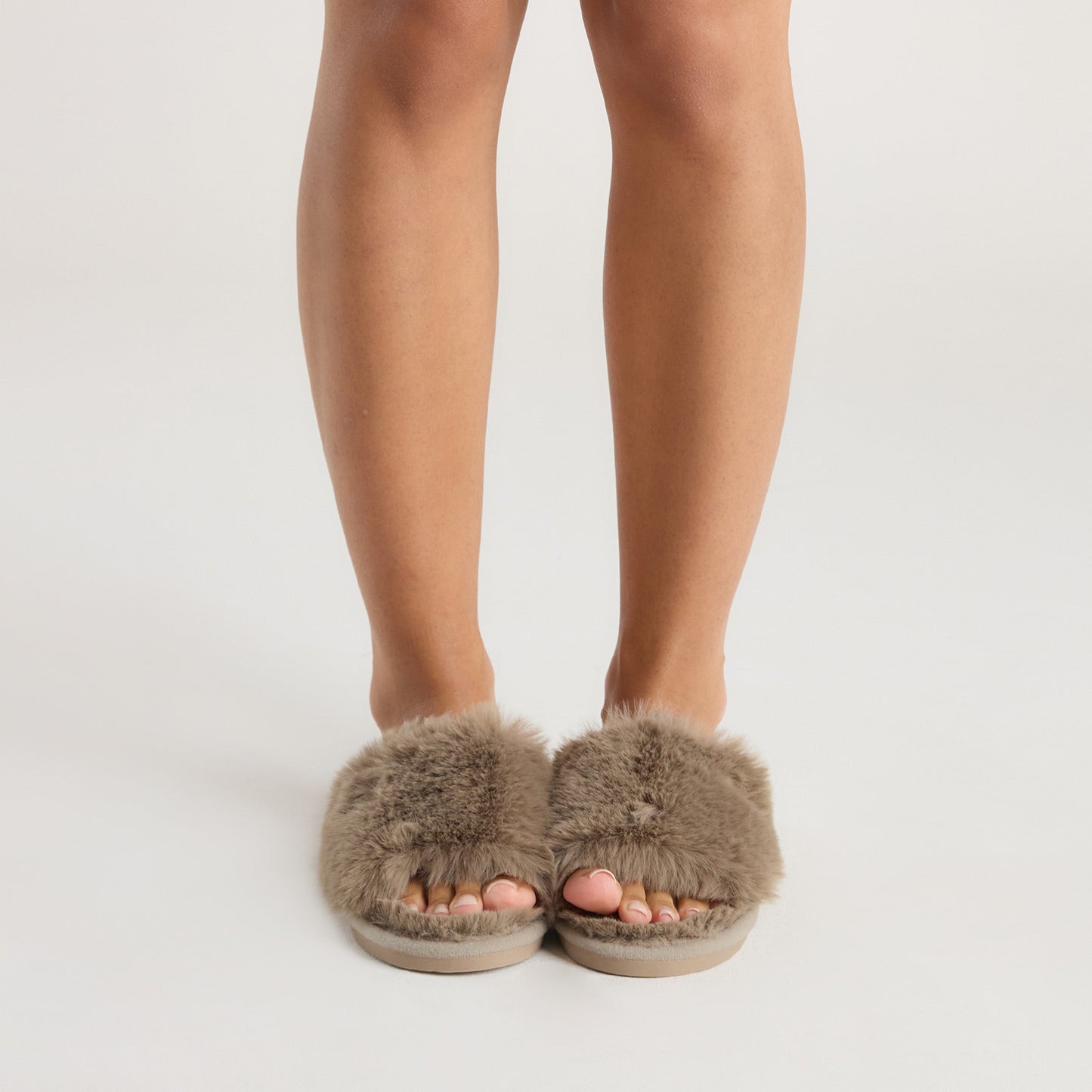 Scarlett Slippers - Taupe