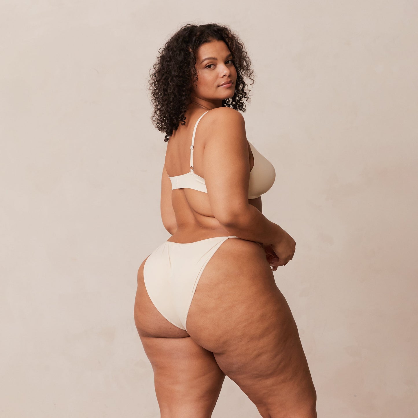 Light Non-wire Plunge T-shirt Bra  - Latte