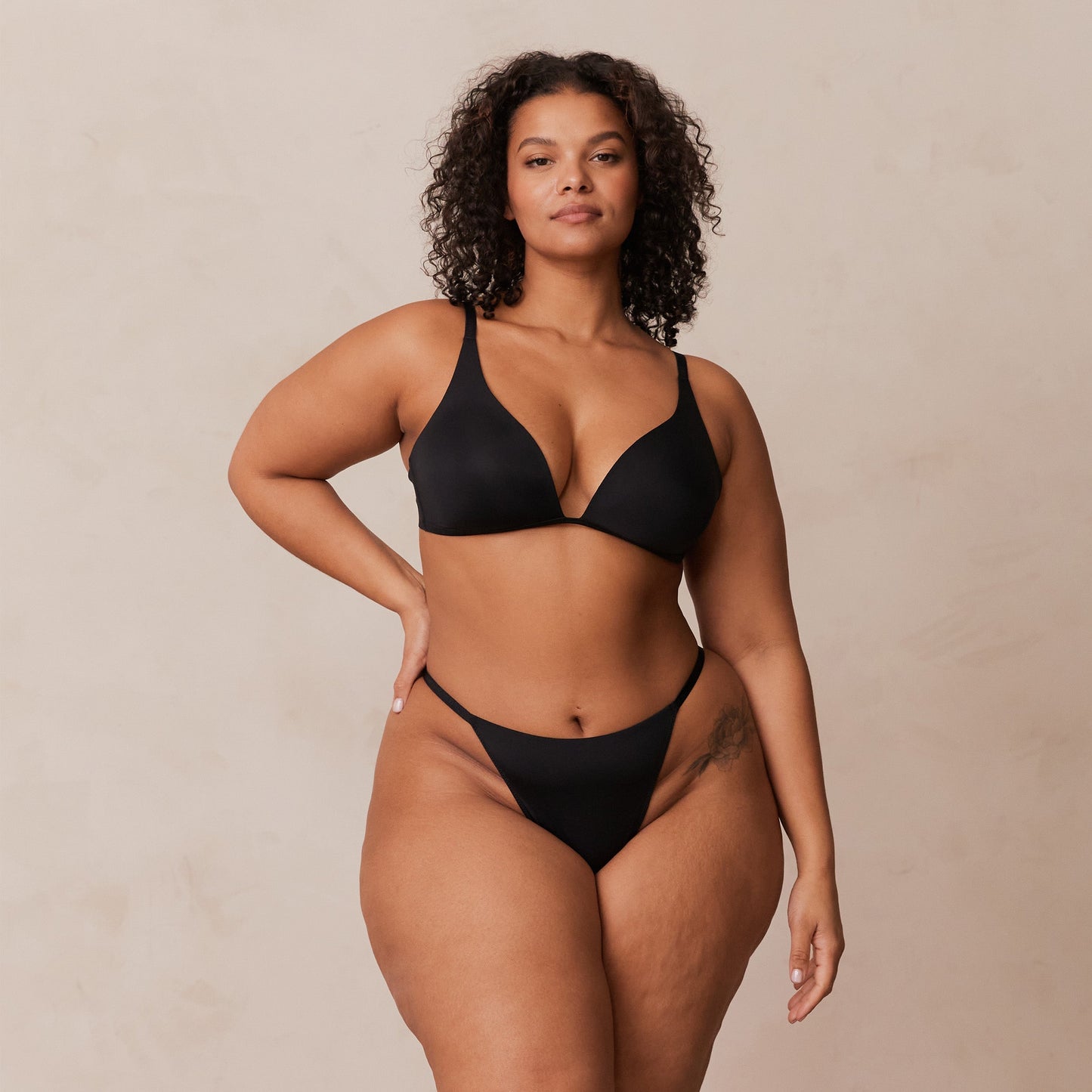 Light Non-wire Plunge T-shirt Bra  - Black