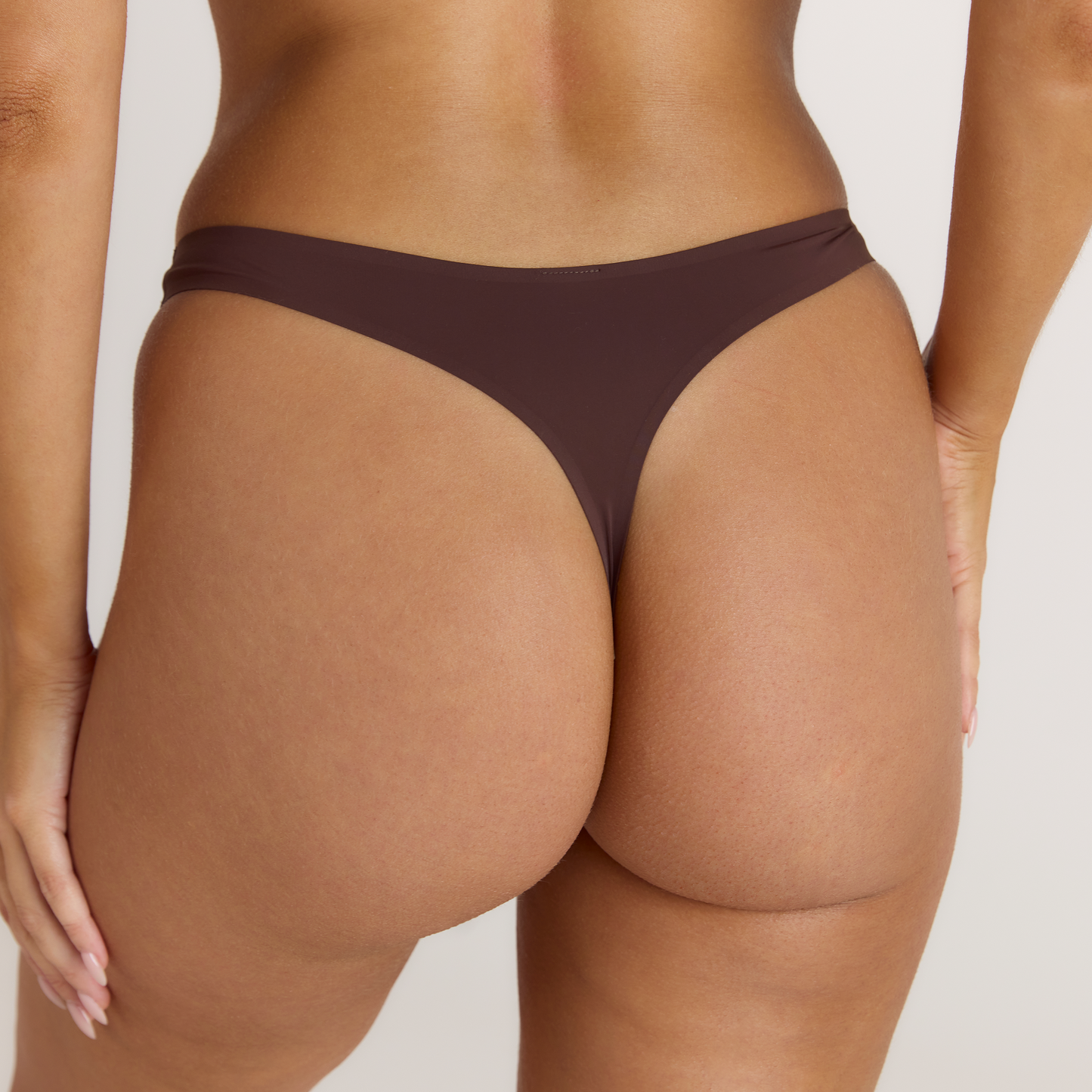 Seamless Thong - Chocolate