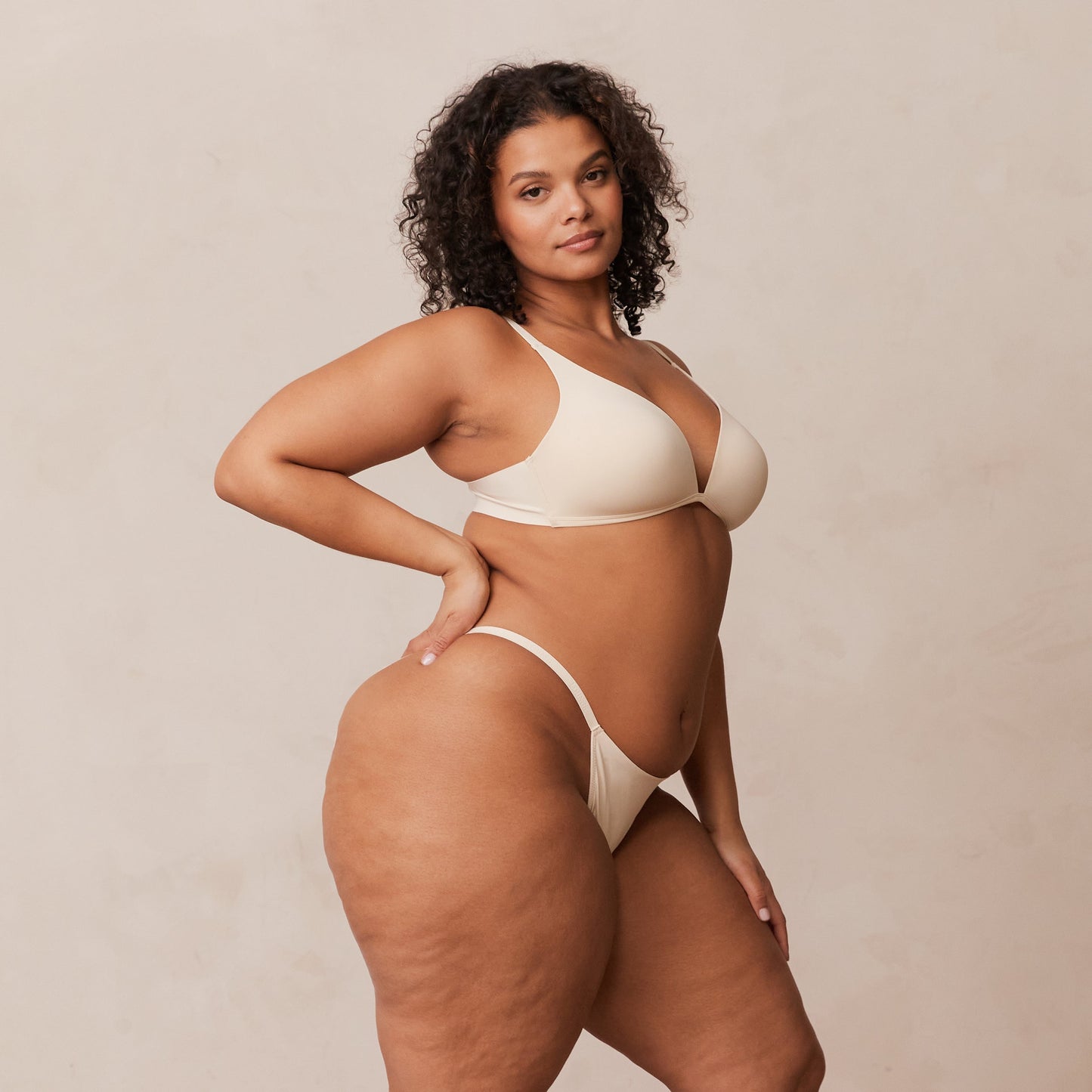 Light Non-wire Plunge T-shirt Bra  - Latte